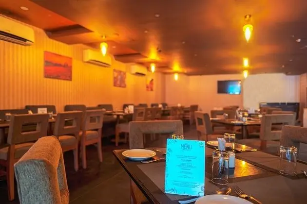 Treebo Trend Grand Plaza Nampally - Yerinde Yemek