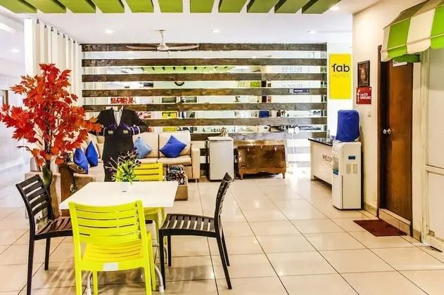 Treebo Trend Hallmark Inn - Lobi