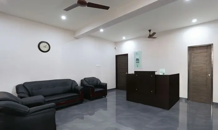 Treebo Trend Hi Line Apartments - Lobi