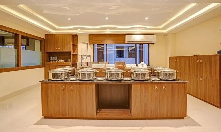 Treebo Trend Indrapuri Hotel And Resort - Yerinde Yemek