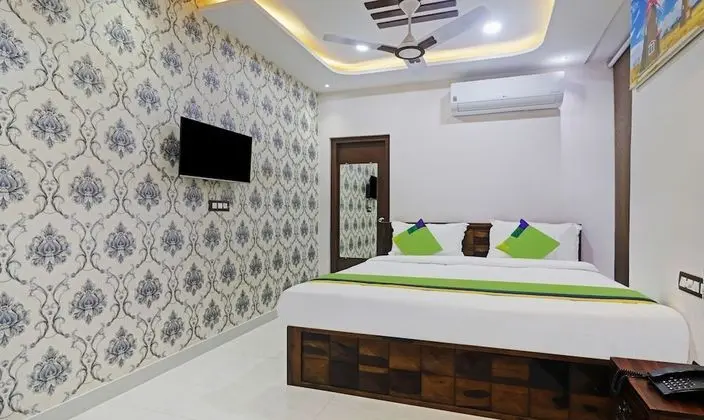 Treebo Trend J A Royal Suites