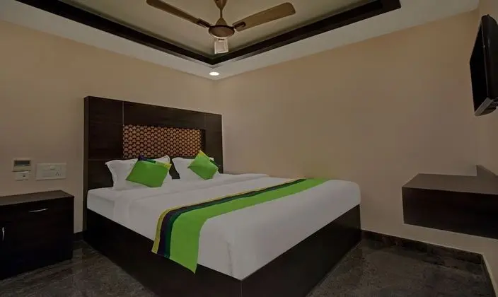 Treebo Trend Palm Tree - Öne Çıkan Resim