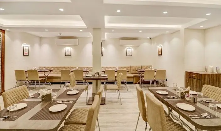 Treebo Trend Radhe Palace - Yerinde Yemek