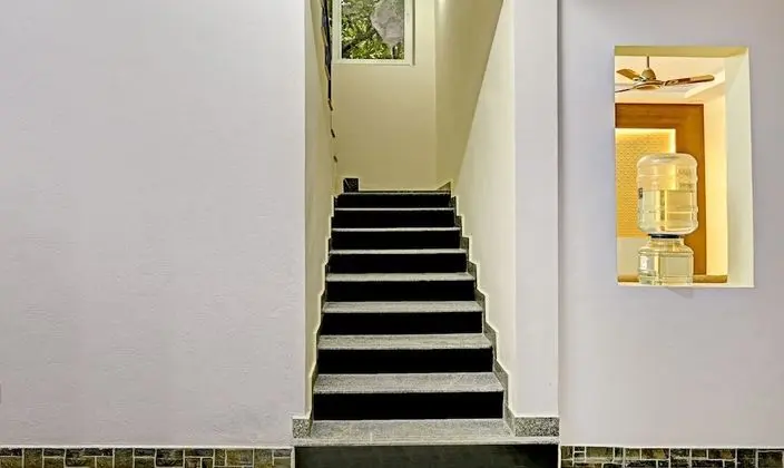 Treebo Trend Rishan Suites - İç Mekan