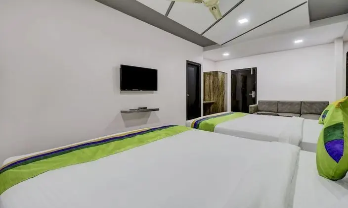 Treebo Trend Sahara Suites - Oda