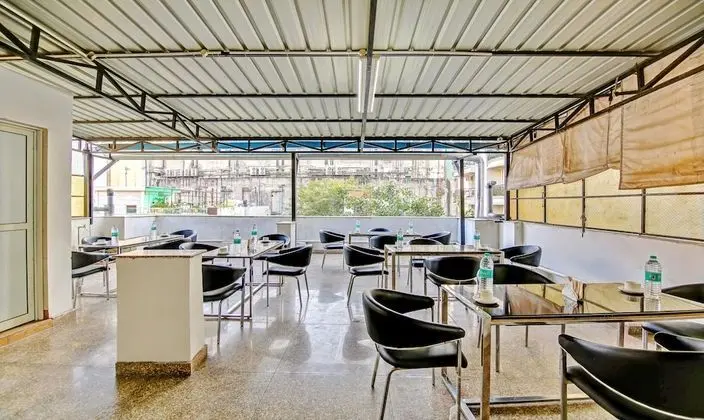 Treebo Trend Sai Village Gold Souk - Yerinde Yemek