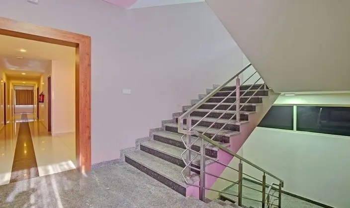 Treebo Trend Silver Key Suites - İç Mekan