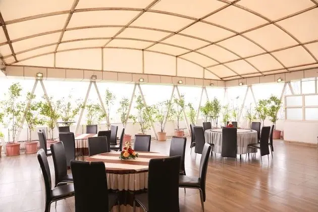 Treebo Trend Sun Palace Bhopal - Yerinde Yemek