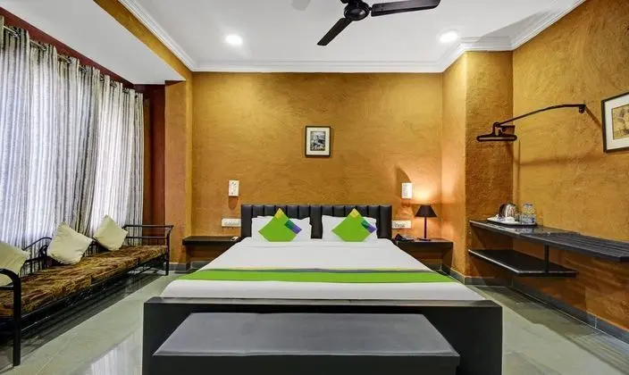 Treebo Trend Udai Niwas, Lake Pichola