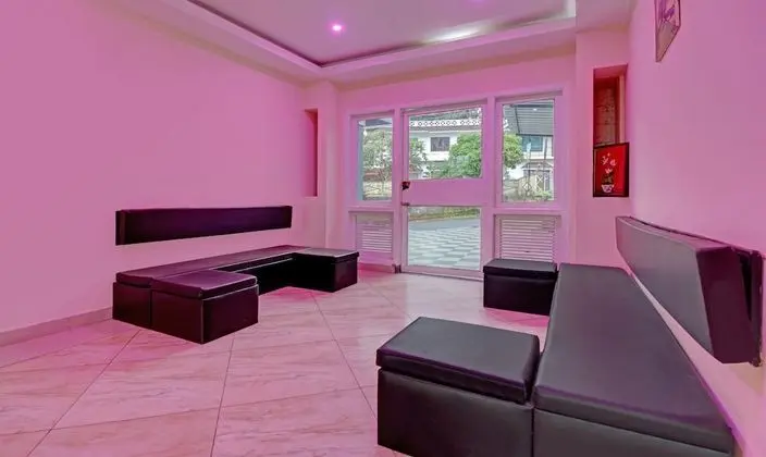 Treebo Trend White House Resort - Lobi