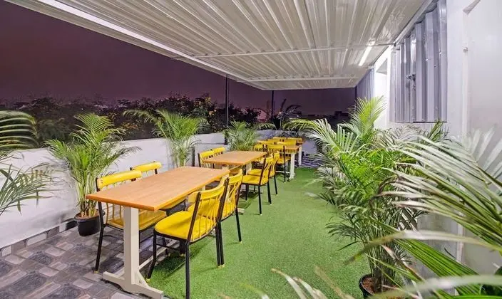 Treebo Trend White Inn - Yerinde Yemek