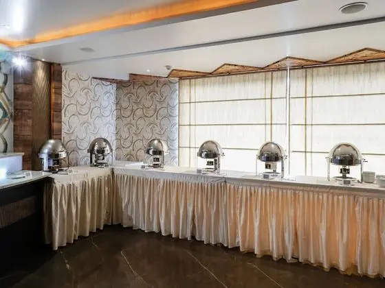 Treebo Tryst Hotel The Kalyaniz - Yerinde Yemek