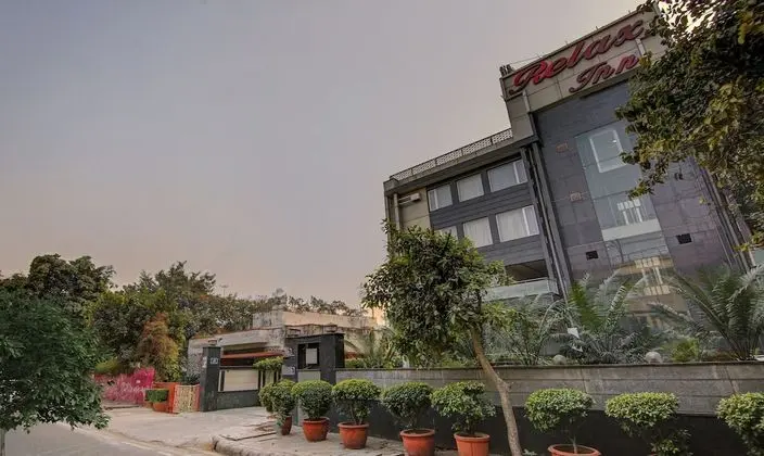 Treebo Tryst Relax Inn Patel Nagar - Dış Mekan