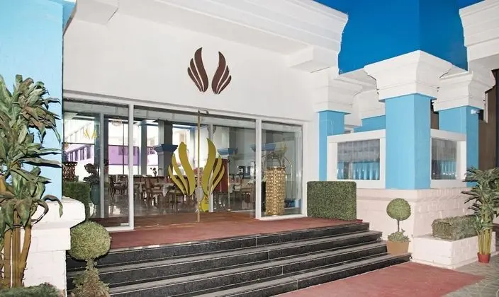 Treebo Tryst Royal Palm - Dış Mekan