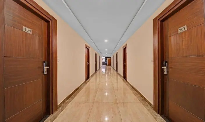 Treebo Tryst Runway Suites - Lobi