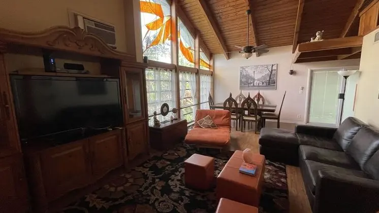 Treehouse Apartment Rentals - Dış Mekan