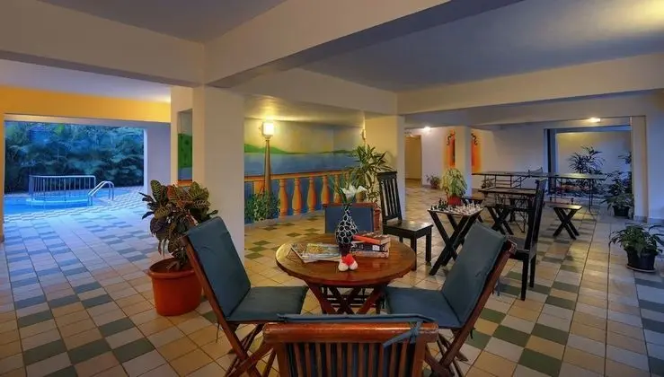 Treehouse Blue Service Apartment - Lobi