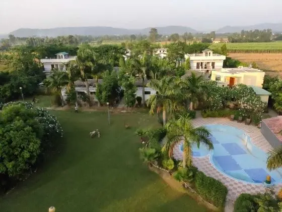 Treehouse M Grand Resort & Spa Corbett - Havuz