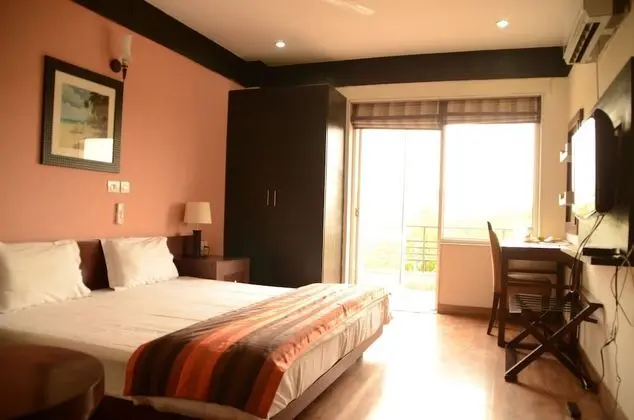 Treehouse Neo Residency - Öne Çıkan Resim