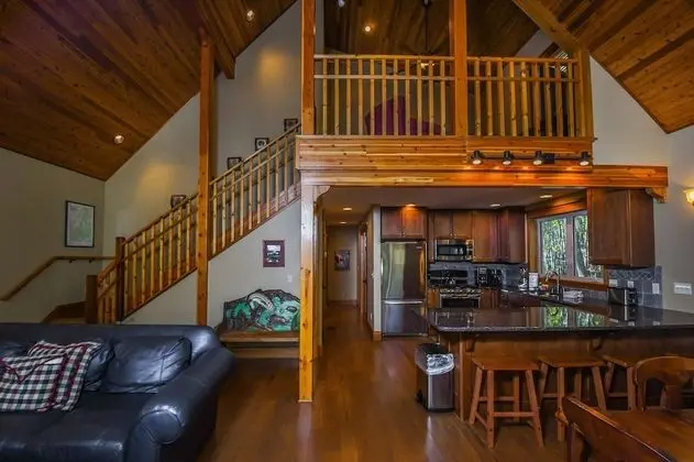 Trees, Breeze and Skis 3 Bedroom House - Mutfak