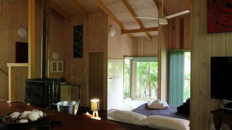 Treetops Accommodation Montville - Oda