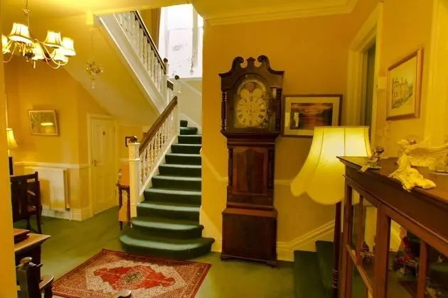 Trehaven Manor - Lobi