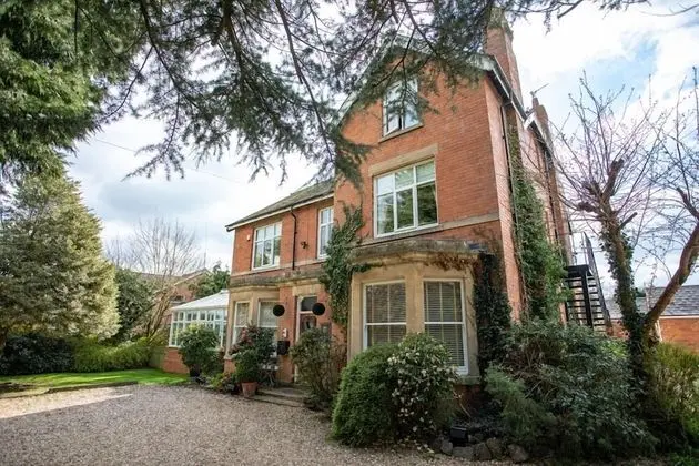 Treherne House & The Malvern Retreat