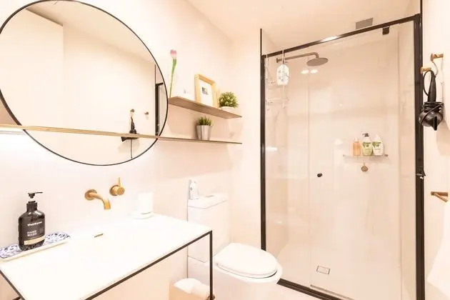 Trendy 1 Bedroom Apartment in the Heart of Collingwood - Banyo Tipleri