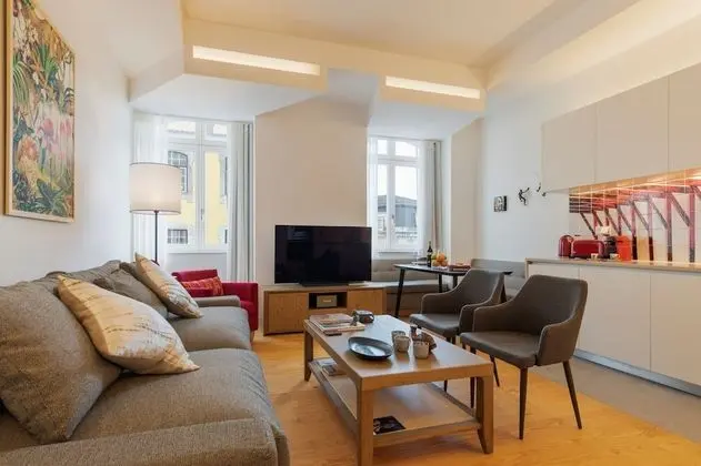 Trendy & Classic 2 Bedroom Apartment