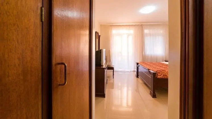 Trendy Deluxe Double Rooms In Masaka - 1 - Mülk Olanakları
