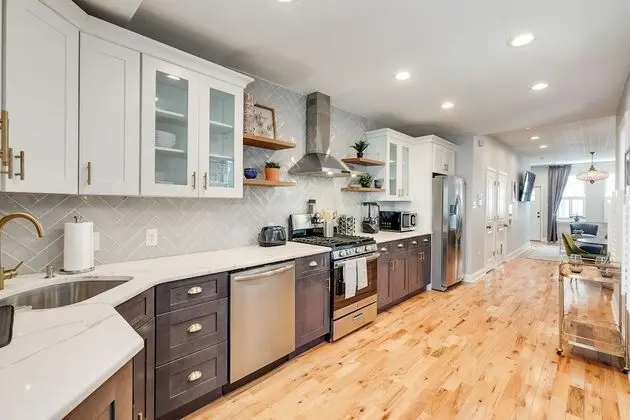 Trendy Fairmount Gem Roof Deck - Mutfak