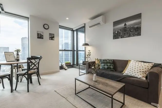 Trendy Melbourne 2 Bedroom Apartment by BnB Pro