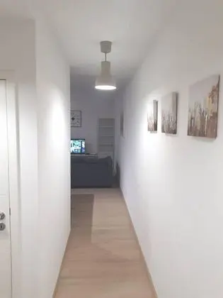 Trendy New & Large 3 Beds, 90m2 in City Center - İç Mekan