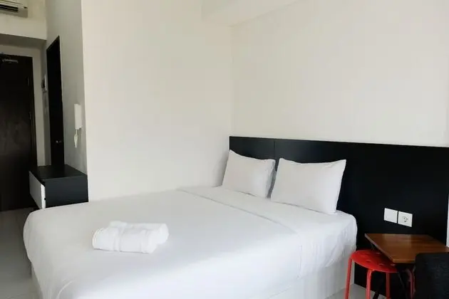 Trendy Studio Room at Casa De Parco Apartment - Oda