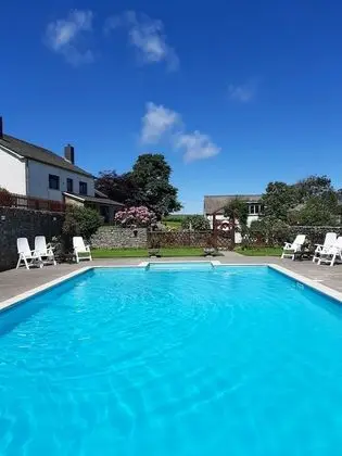 Trenewydd Farm Holiday Cottages - Havuz