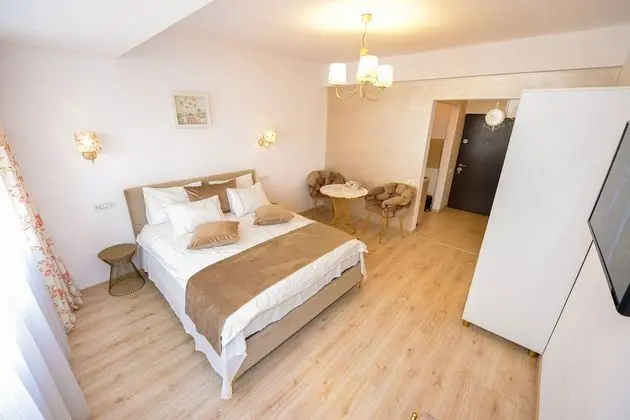 Tres Chic Studio - Victoria Avenue - Oda
