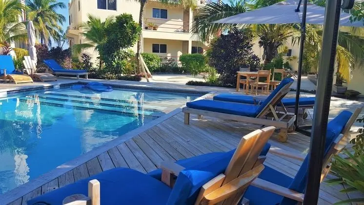 Tres Cocos Resort - Havuz