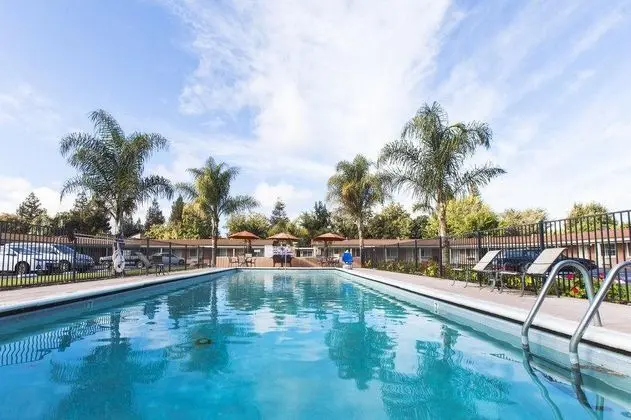 Tri Valley Inn and Suites - Genel
