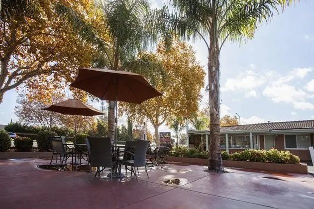 Tri Valley Inn and Suites - Genel