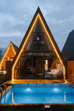 Triangle Life SuitFotoğrafı