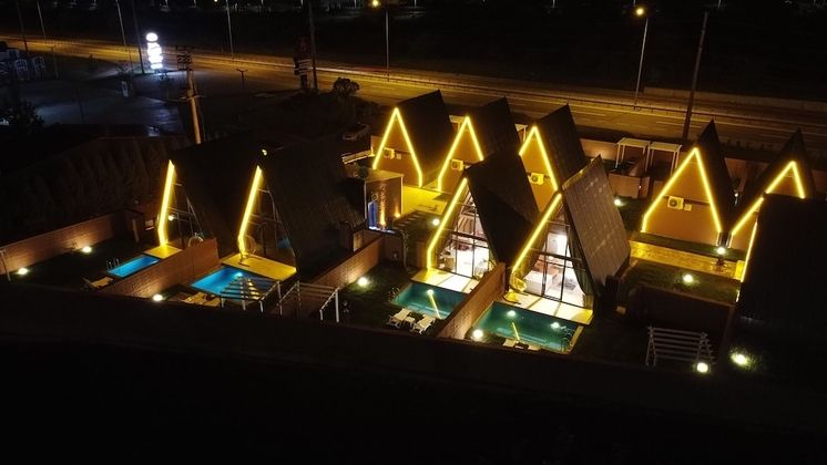 Triangle Life SuitFotoğrafı