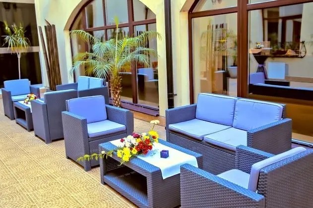Trianon Hotel - Dış Mekan