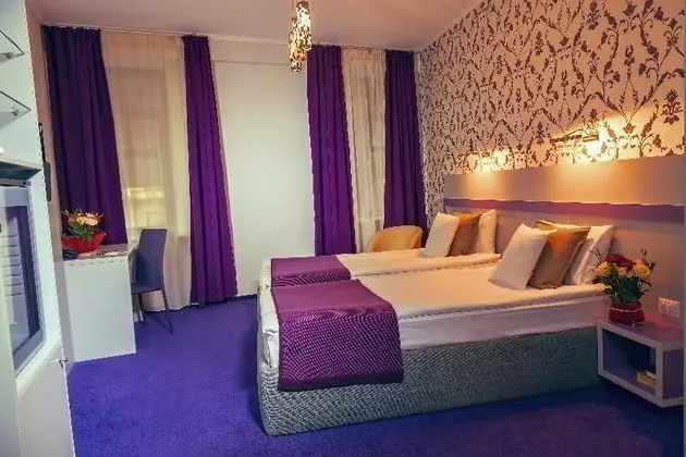 Trianon Hotel - Genel