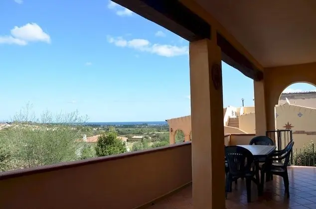 Trilocale con Ampia Terrazza con Vista Mare a 1 5 km Dalle Spiagge Budoni Fbu-bald01