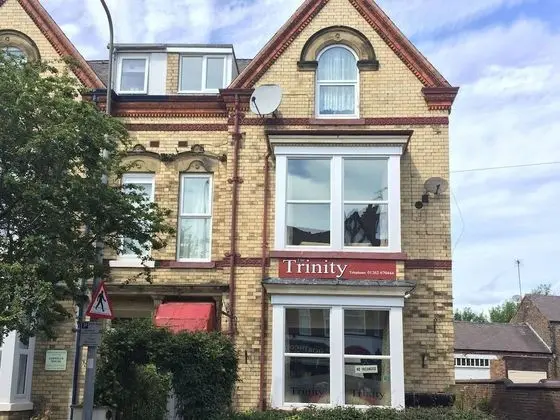 The Trinity - Dış Mekan