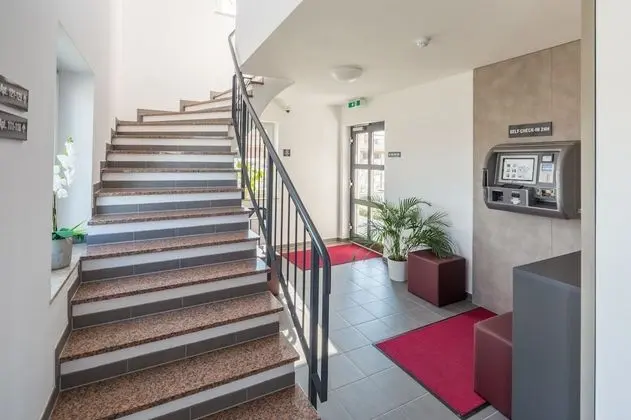 TRIO Apartment Hotel Berlin - Lobi