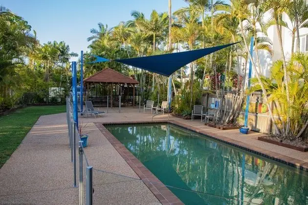 Tripcony Quays Apartments - Havuz