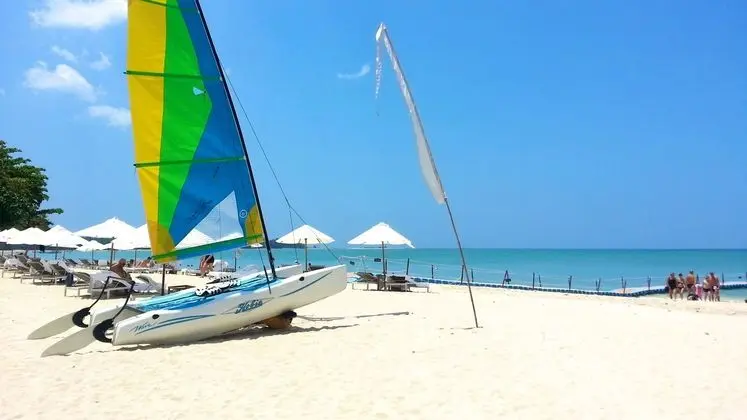 Triple L Hotel Patong Beach - Plaj