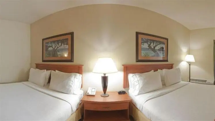 Triple Play Resort Hotel & Suites