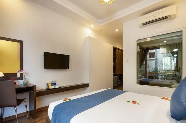 TRIPLE Riverside Villa Hoi An - Oda